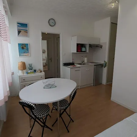 Cozy 24 M Near The Sea Appartamento *