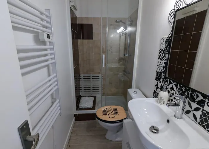 Cozy 24 M Near The Sea Apartamento